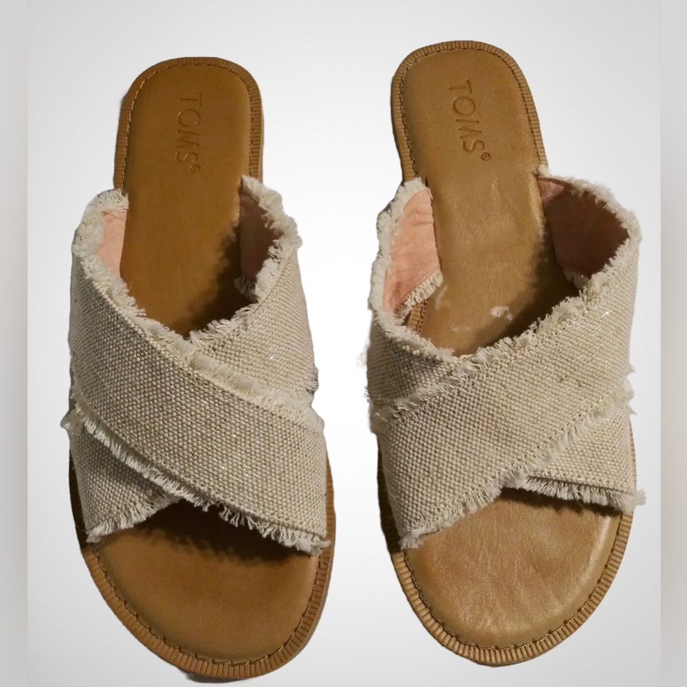 Tom's• Natural Jute• Sandals Glitter/Beige Fringe Women’s  Size 7M• Preowned